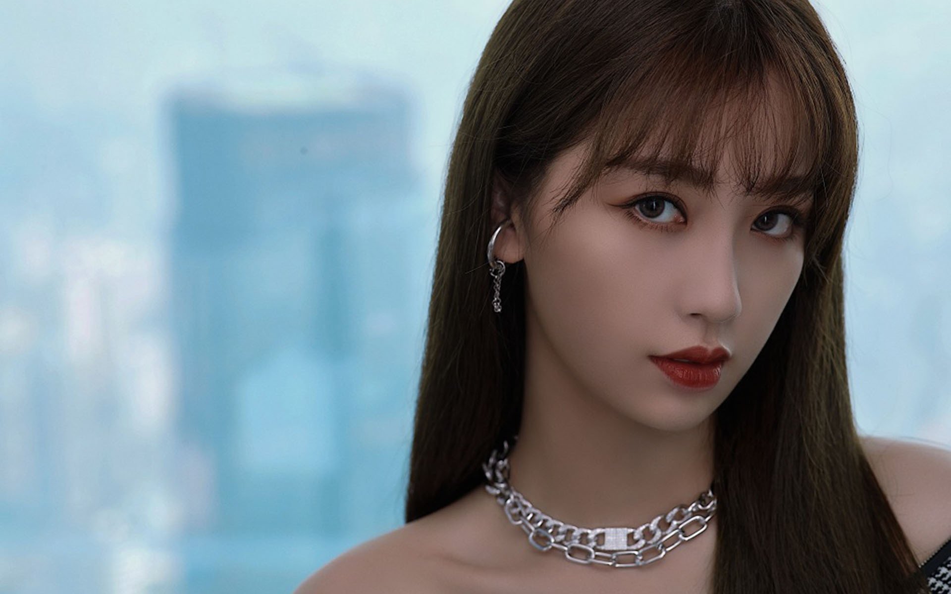 边锋内切后是否必须具备中场组织视野,内切型边锋 内锋