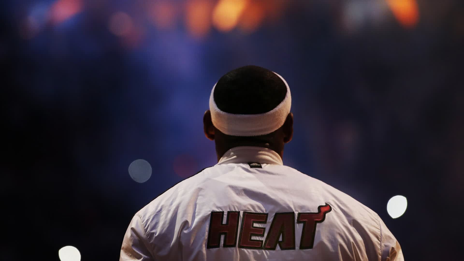 休斯顿火箭 115-96 再次击穿湖人防线，杰伦·格林独砍 38 分，系列赛总比分扳至 2-2 平。
